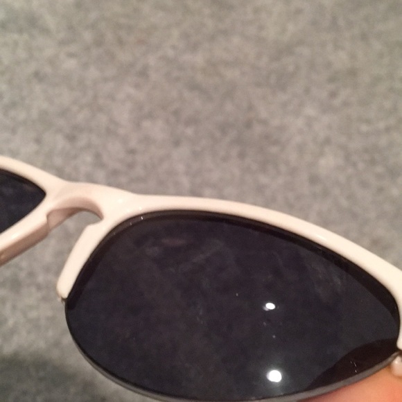 Vintage 1980’s Sunglasses - Picture 14 of 16